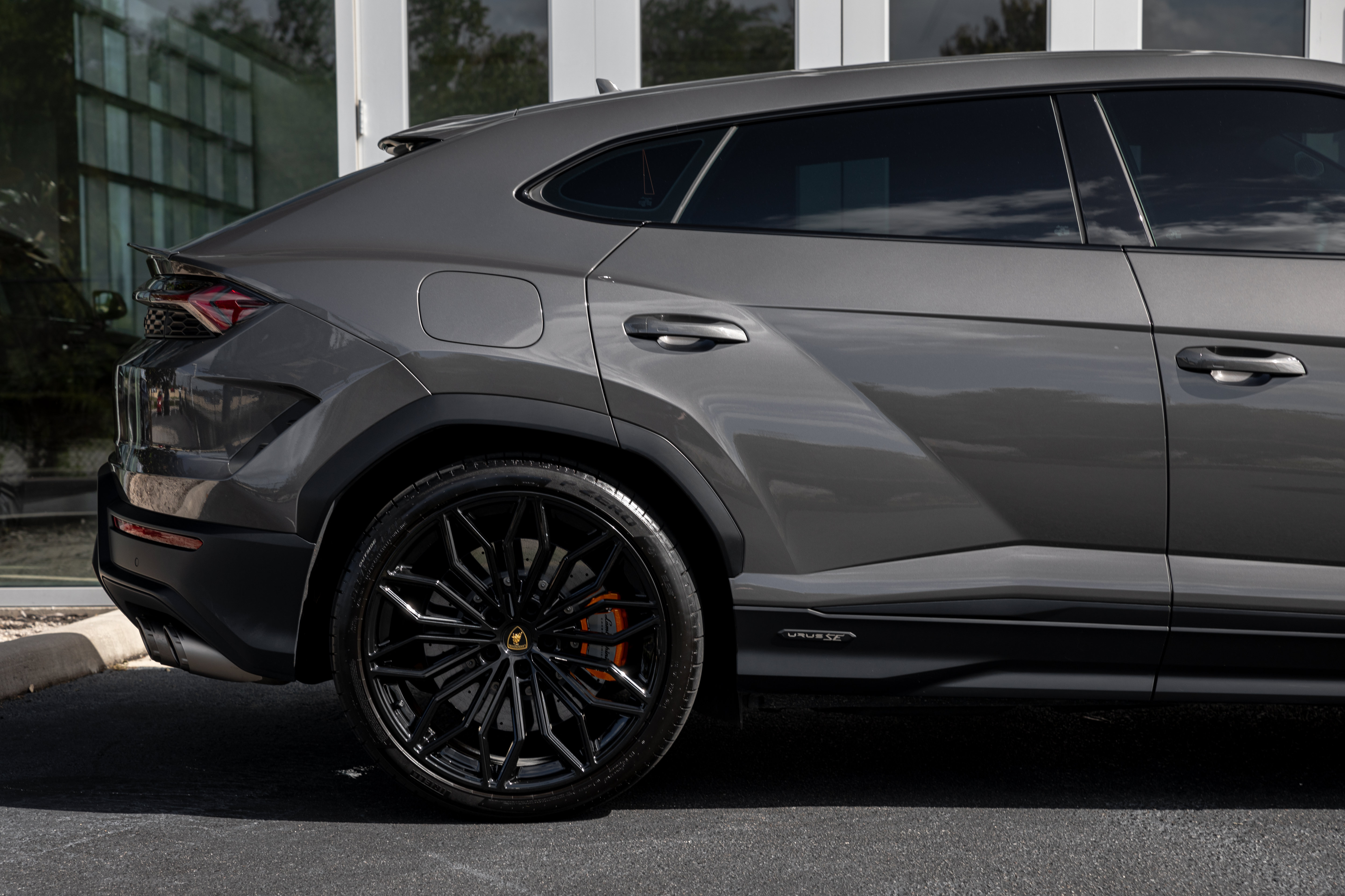 Used 2025 Lamborghini Urus Performante AWD/4WD image 34