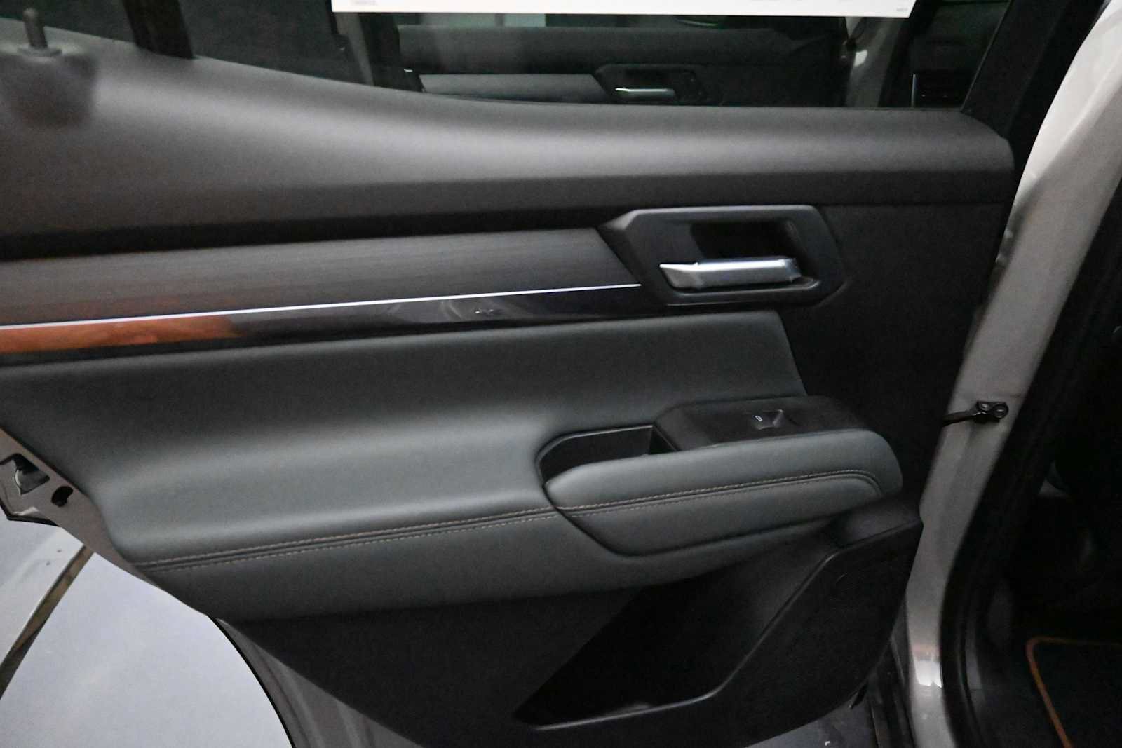 New 2026 GMC Terrain AT4 w/ Technology Package II AWD/4WD image 12