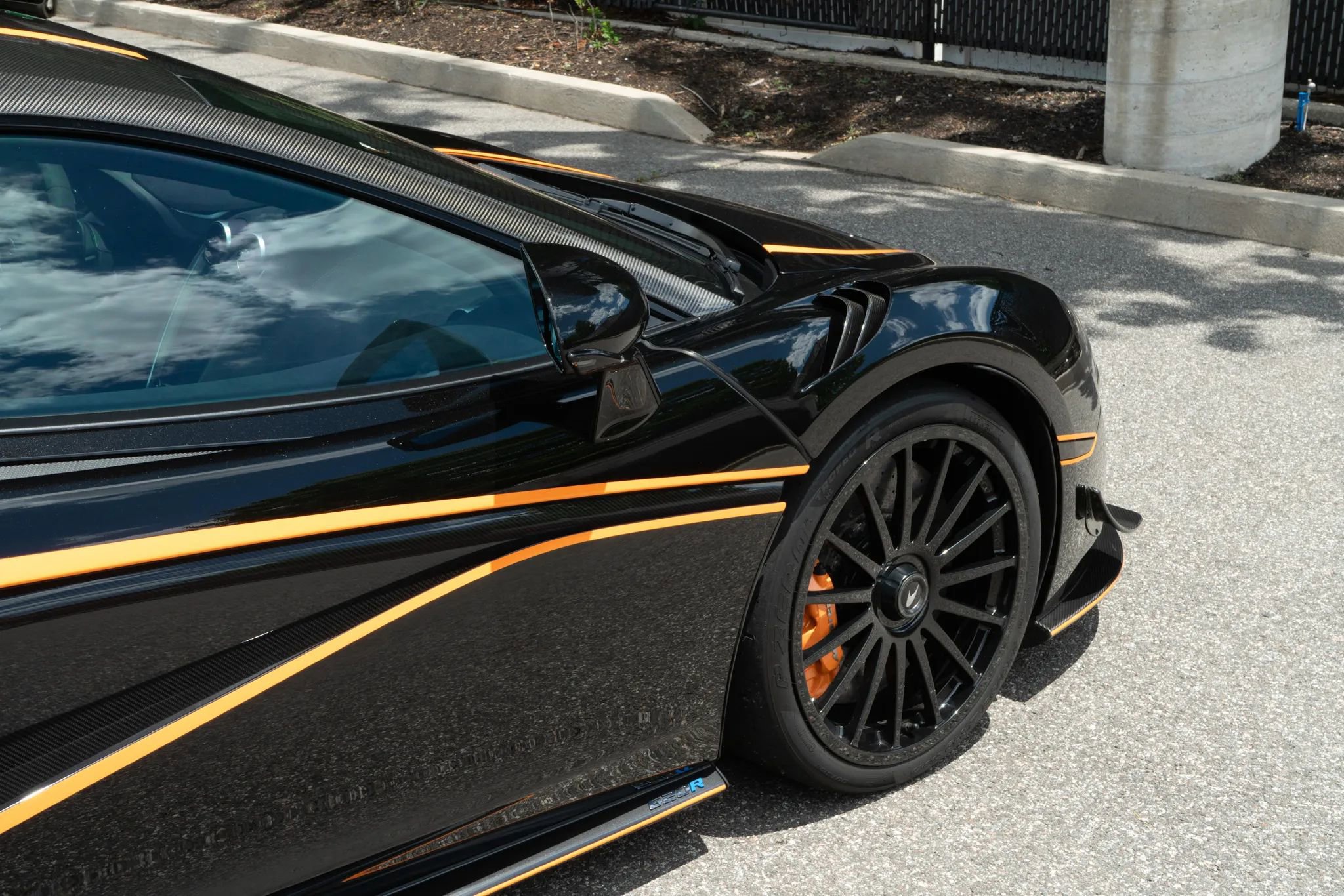 Used 2020 McLaren 620R RWD image 22