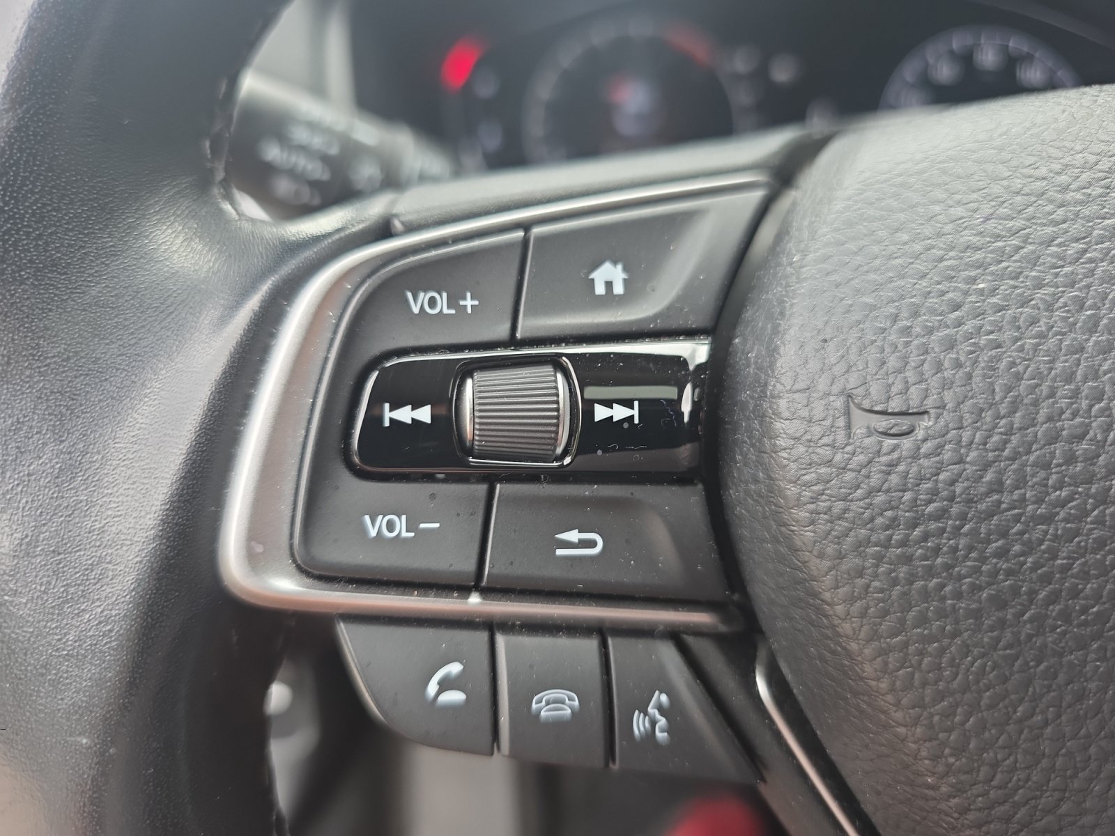 Used 2021 Honda Accord Touring image 25