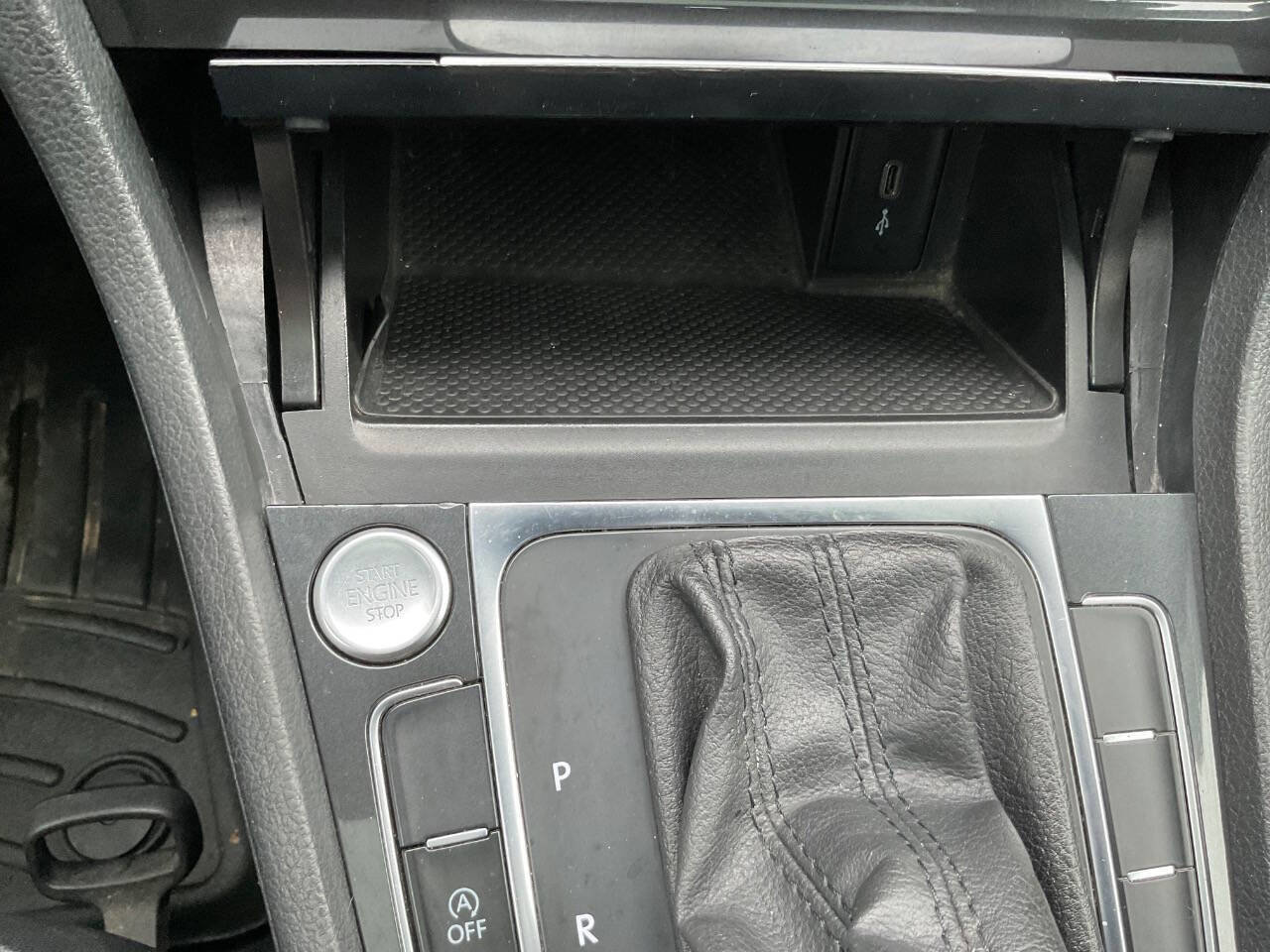 Used 2021 Volkswagen Golf 4-Door image 20