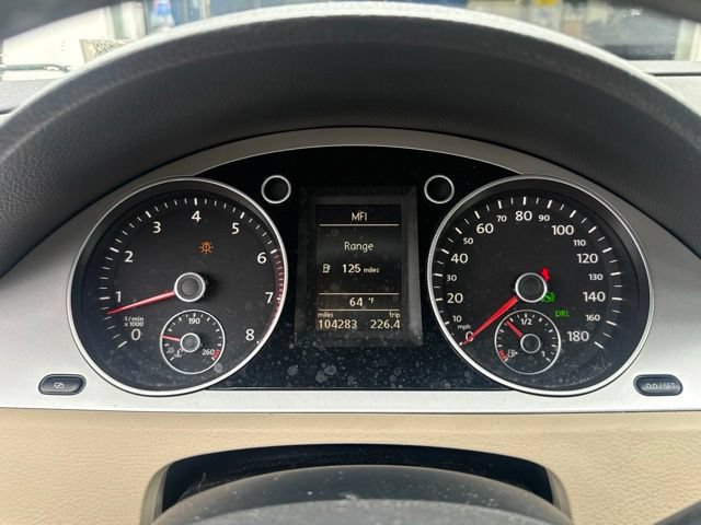 Used 2010 Volkswagen CC Sport FWD image 9