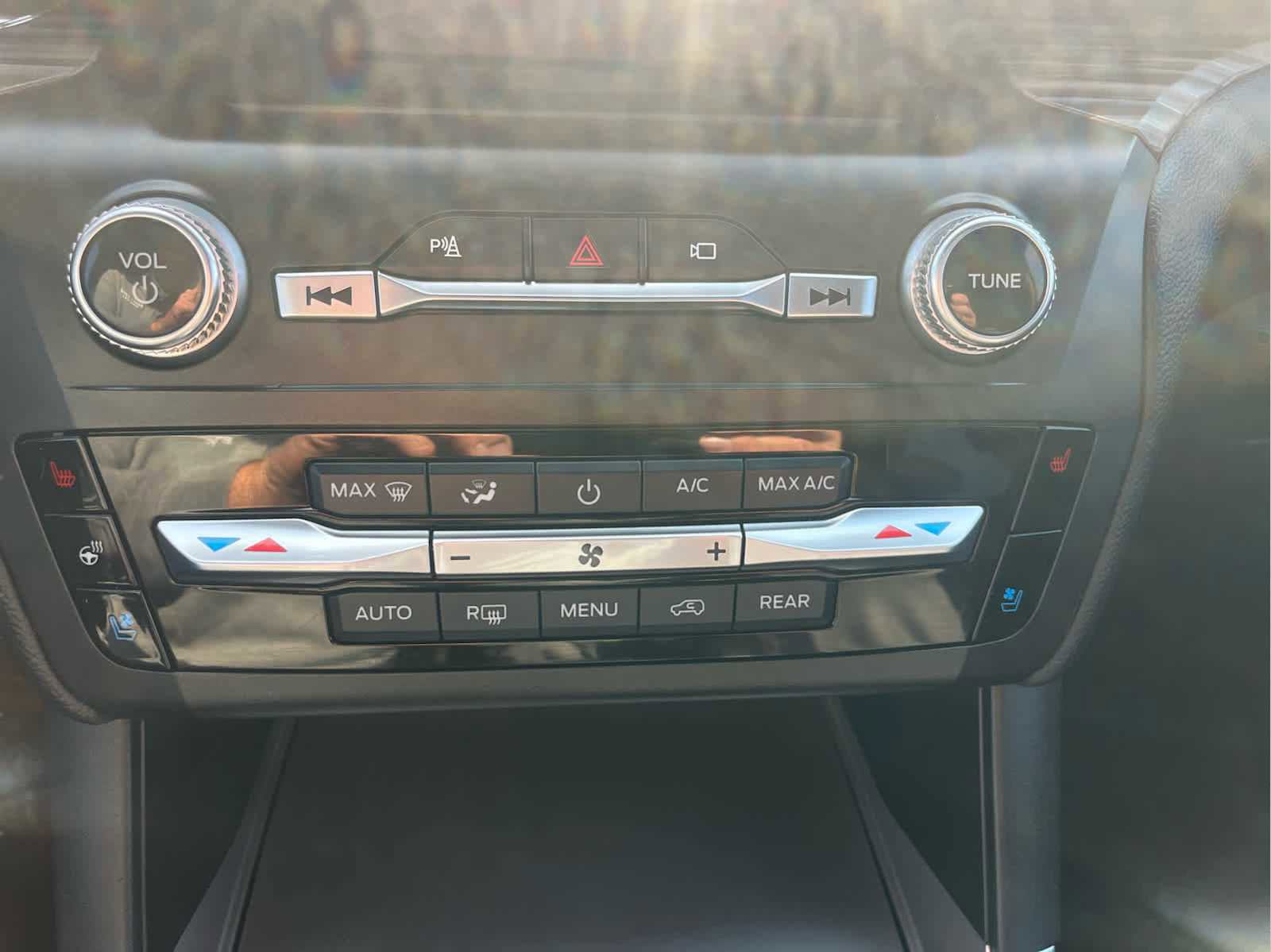 Used 2020 Ford Explorer Limited image 44