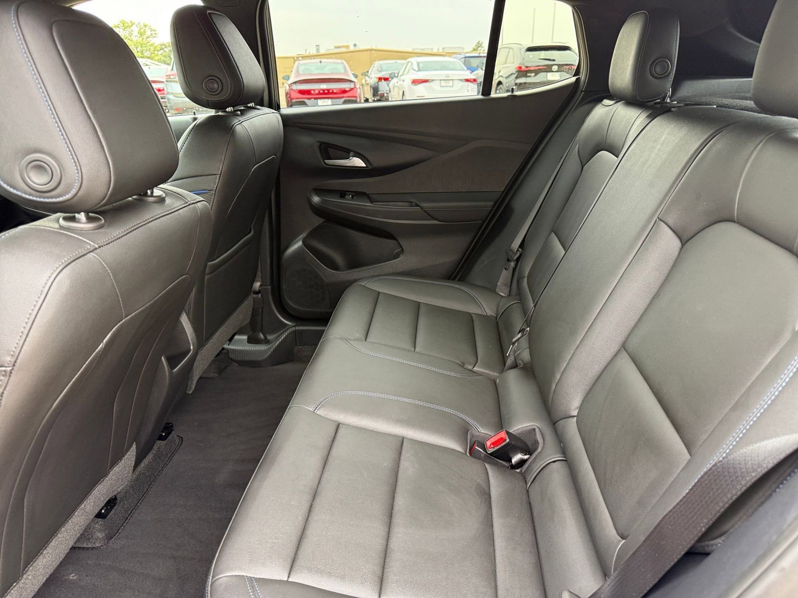 Used 2025 Buick Envista Sport Touring image 25