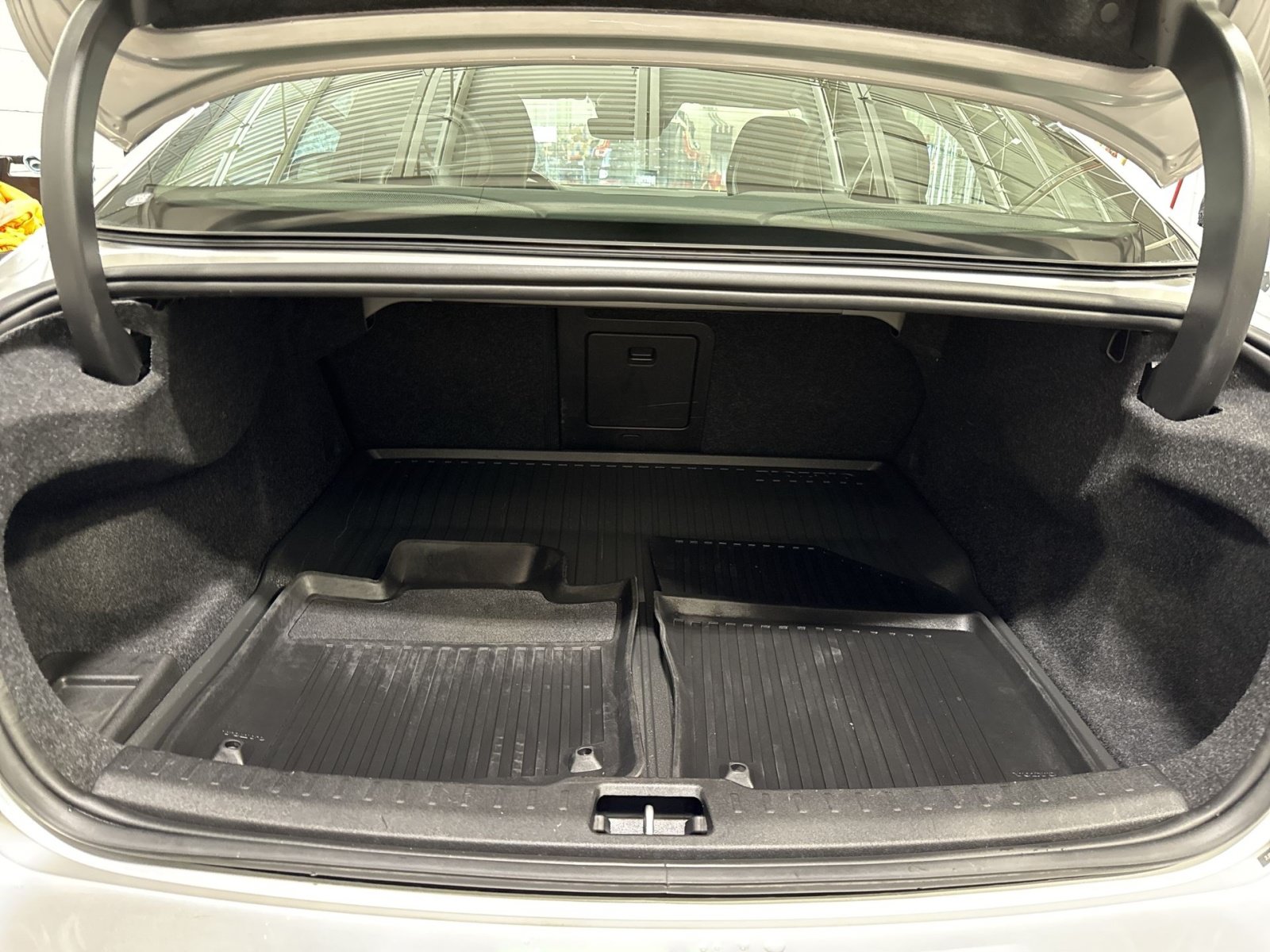 Certified 2022 Volvo S60 B5 Momentum w/ Premium Package FWD image 33