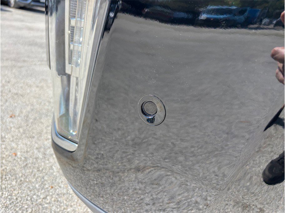 Used 2019 Cadillac Escalade ESV Platinum image 13