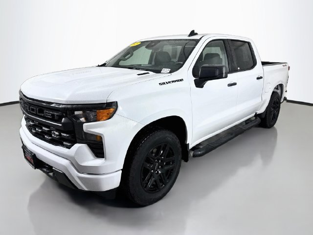 Used 2025 Chevrolet Silverado 1500 Custom w/ Turbomax Blackout Package AWD/4WD image 3
