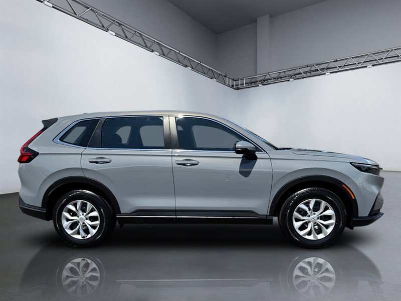 Used 2023 Honda CR-V LX image 3