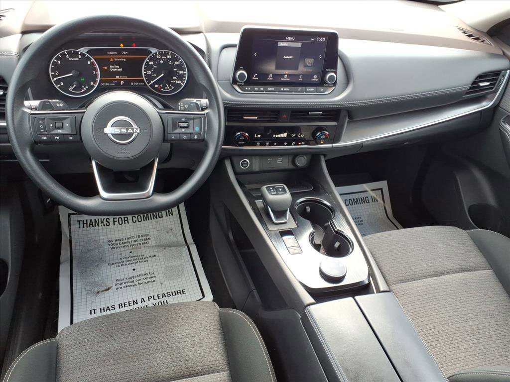 Used 2023 Nissan Rogue SV image 10