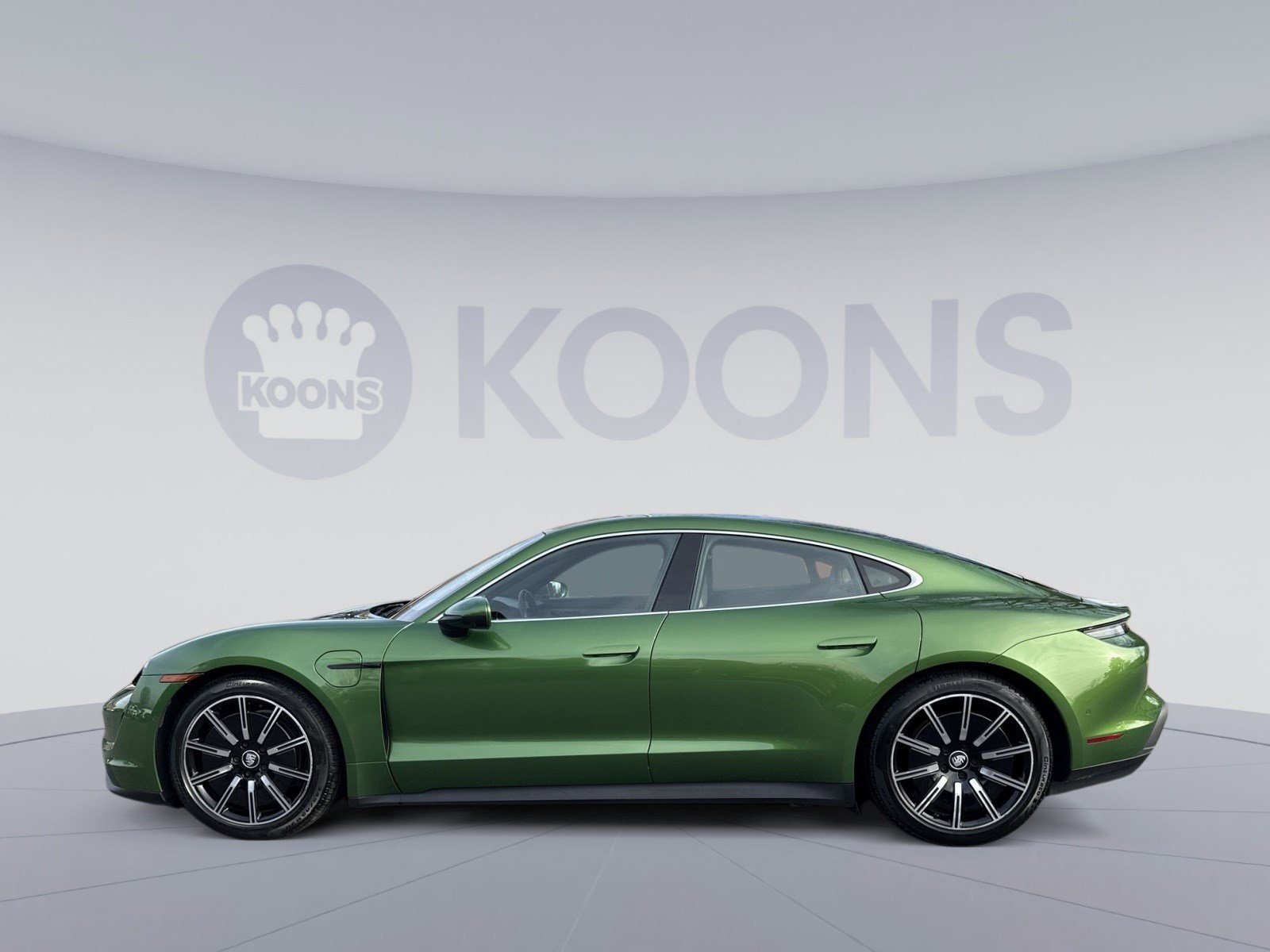 Used 2020 Porsche Taycan 4S image 2