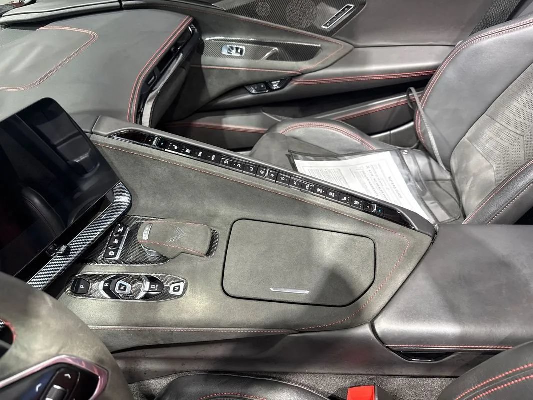 Used 2022 Chevrolet Corvette Stingray Premium Conv w/ Z51 Performance Package RWD image 99