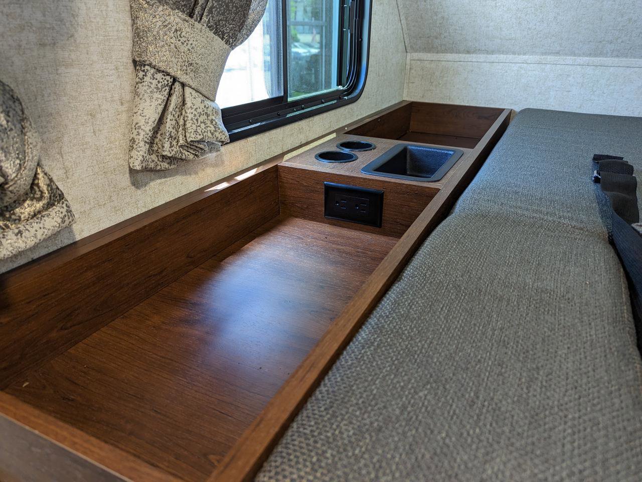 Used 2019 Chevrolet Express 4500 w/ RV Package RWD image 76