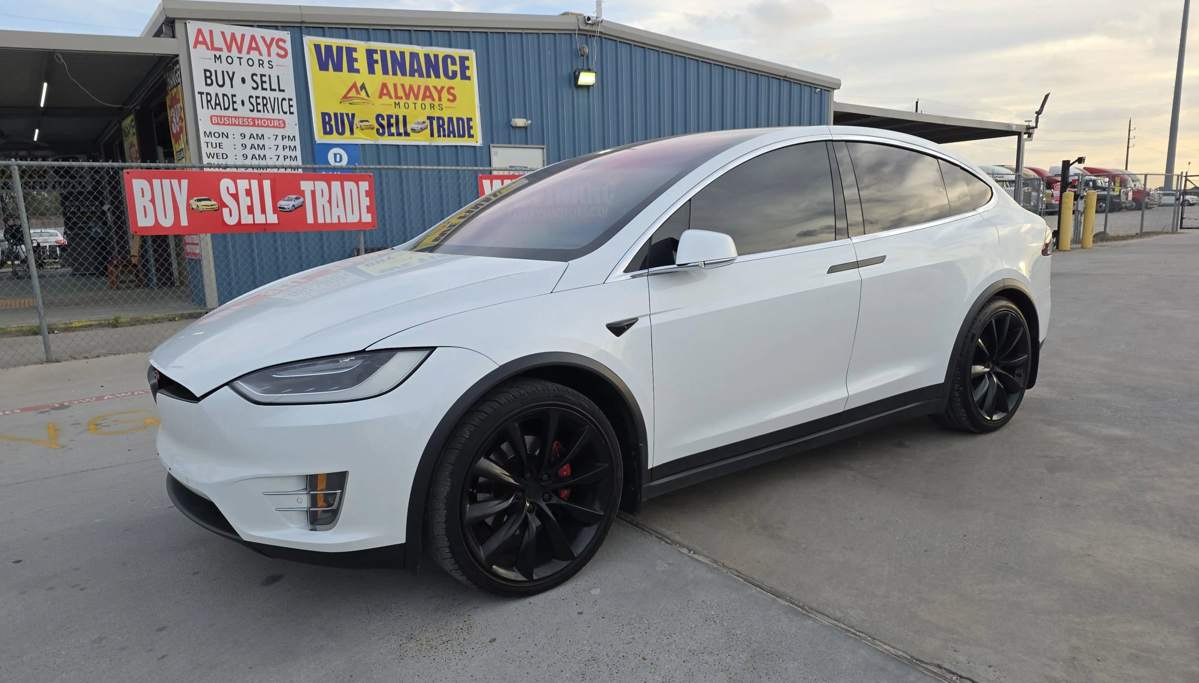 Used 2016 Tesla Model X Performance image 2