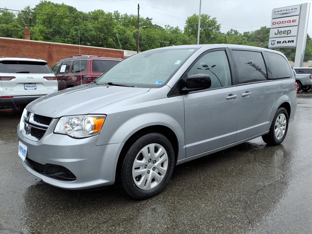 Used 2018 Dodge Grand Caravan SE w/ UConnect Hands-Free Group FWD image 8