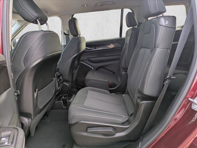 Used 2022 Jeep Grand Cherokee L Laredo w/ Luxury Tech Group I AWD/4WD image 17