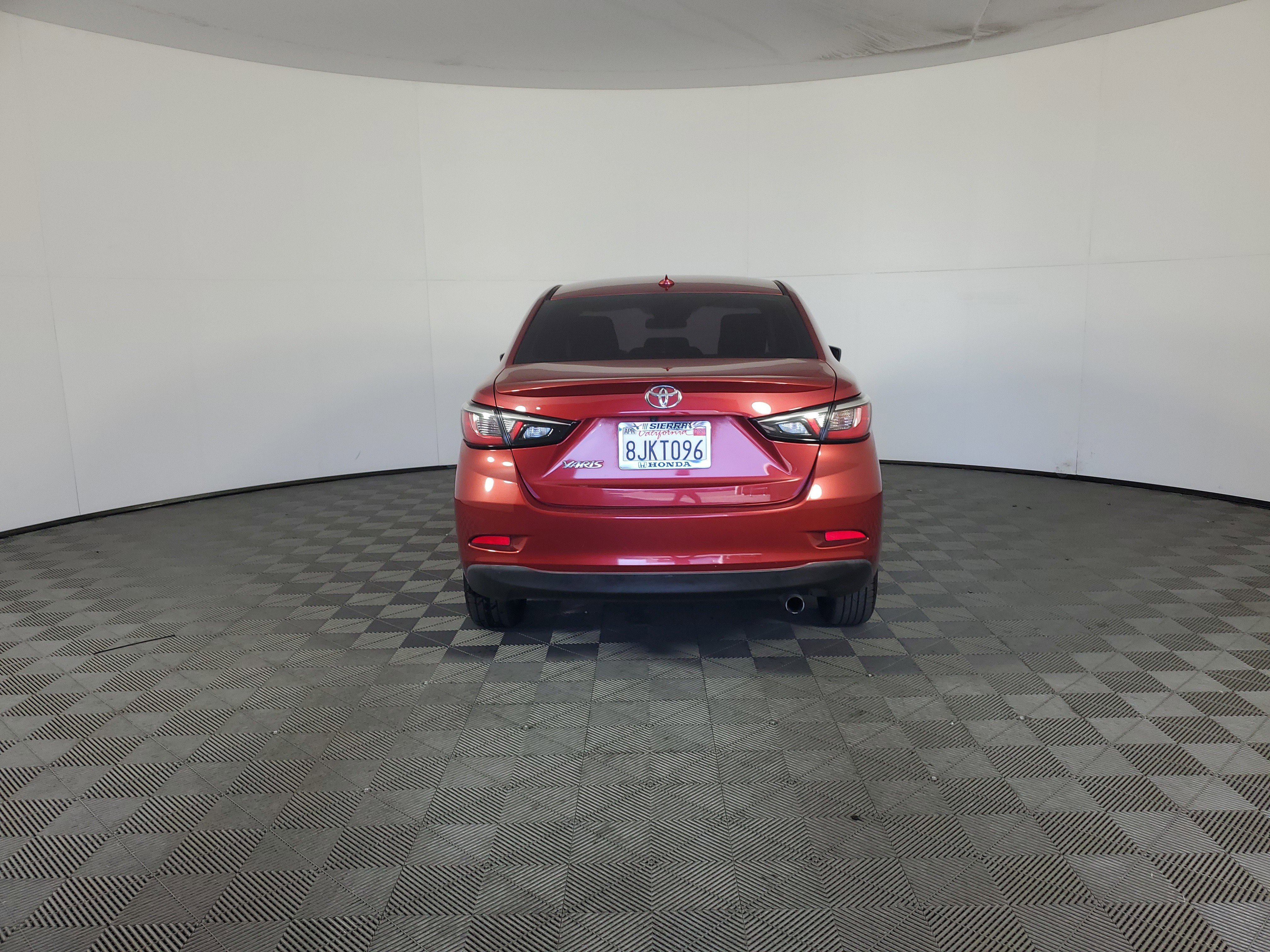 Used 2019 Toyota Yaris LE image 5