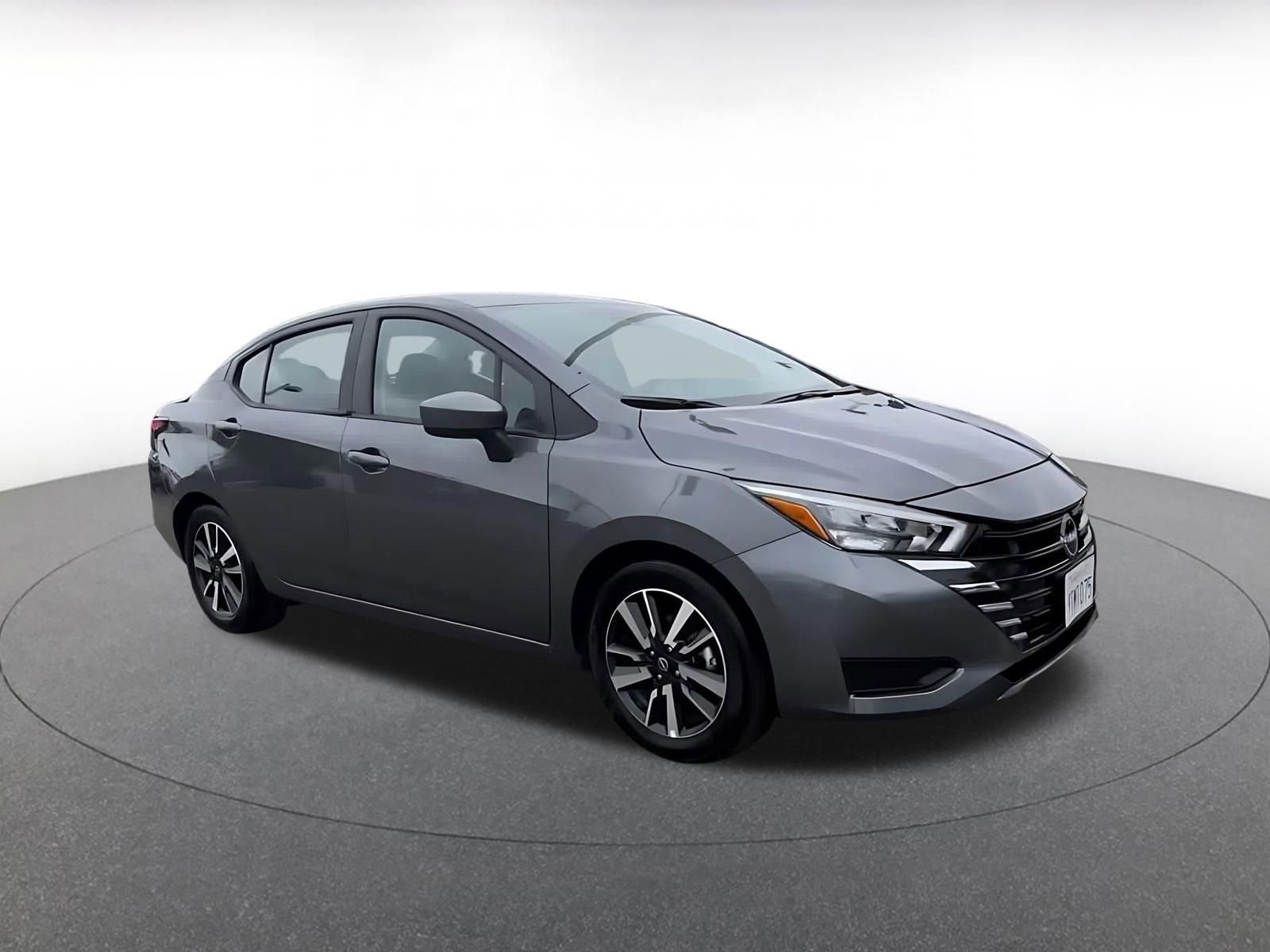 Used 2025 Nissan Versa SV FWD image 2