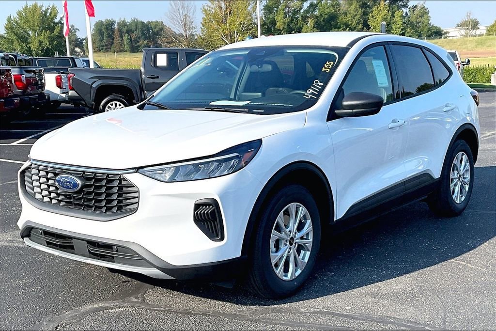 New 2025 Ford Escape Active image 2