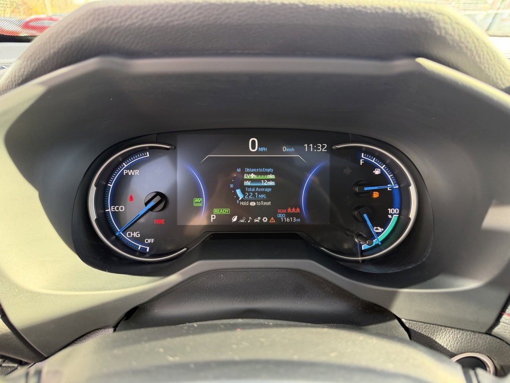 Used 2024 Toyota RAV4 SE image 19