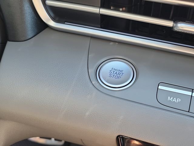 Certified 2025 Hyundai Elantra SEL image 8