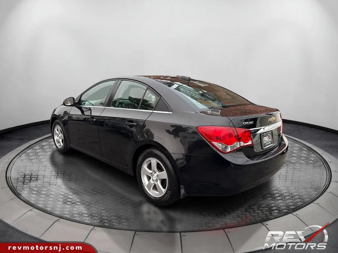 Used 2016 Chevrolet Cruze LT FWD image 3
