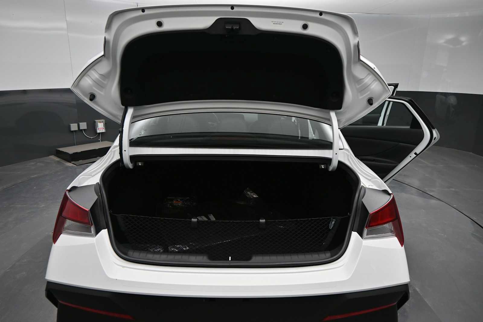 New 2026 Hyundai Elantra SEL Sport FWD image 14