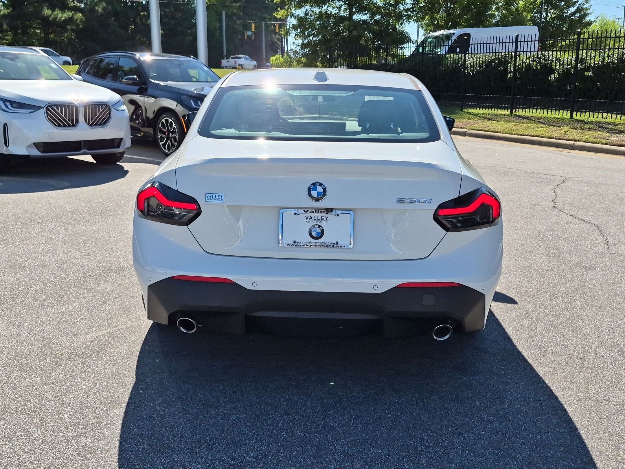 Used 2024 BMW 230i Coupe w/ Convenience Package RWD image 4