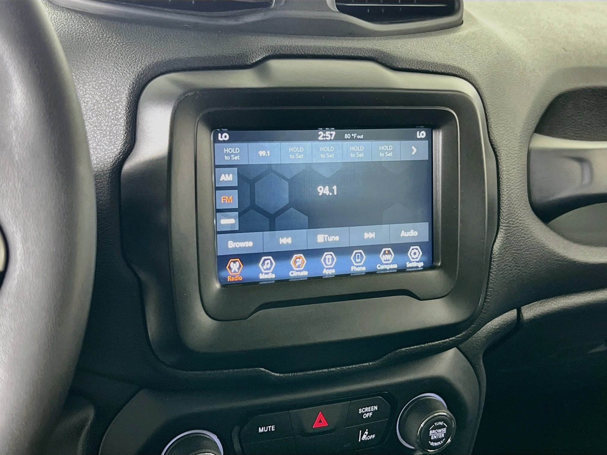 Used 2021 Jeep Renegade Latitude AWD/4WD image 14