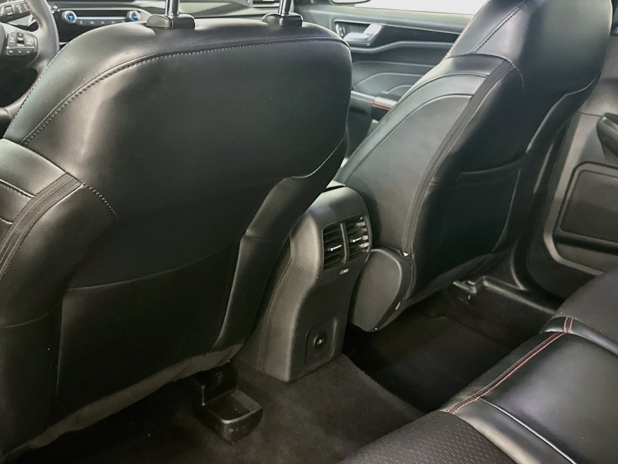 Used 2025 Ford Escape ST-Line Select AWD/4WD image 27