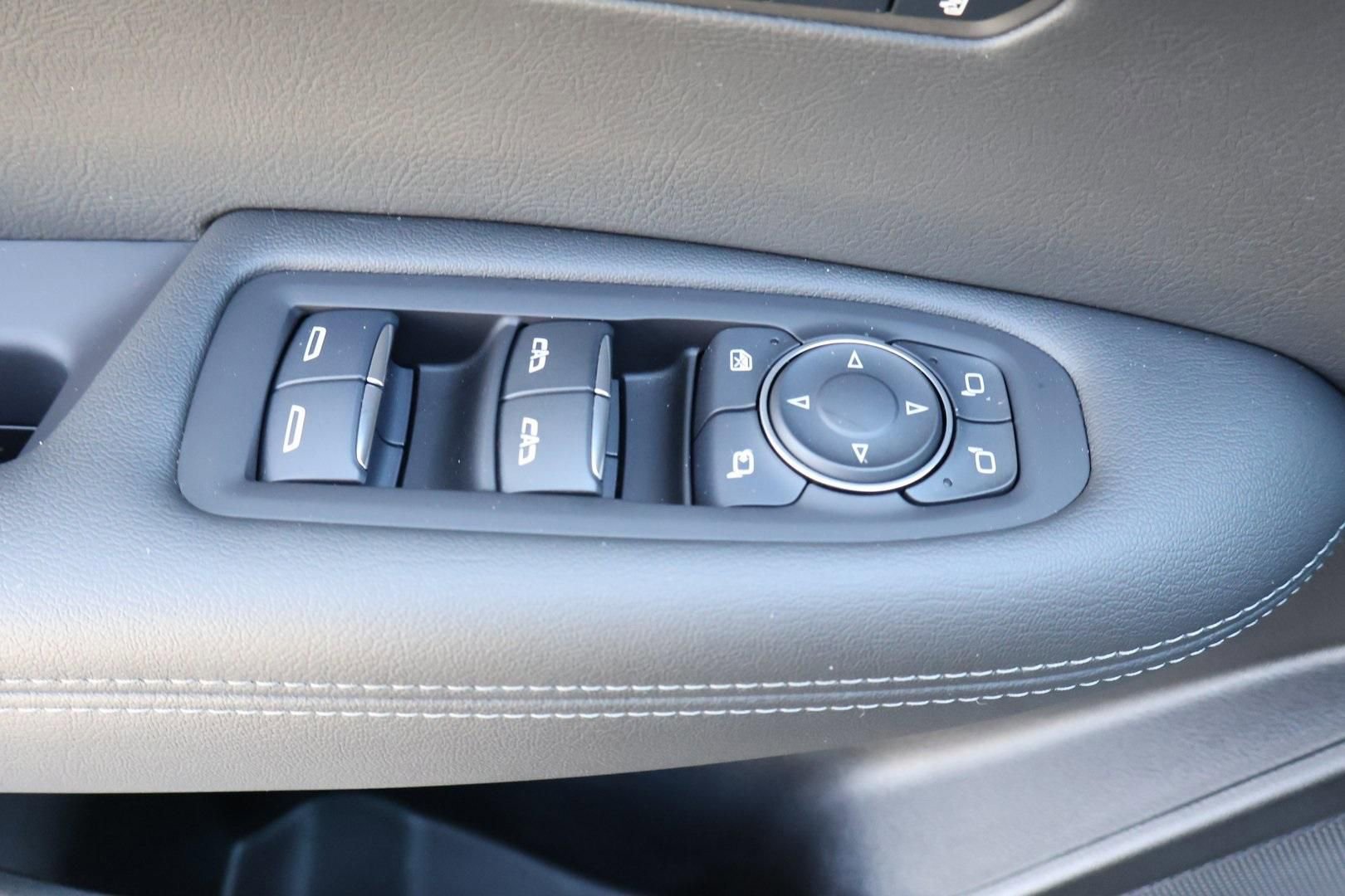 Certified 2025 Cadillac XT6 Premium Luxury image 9