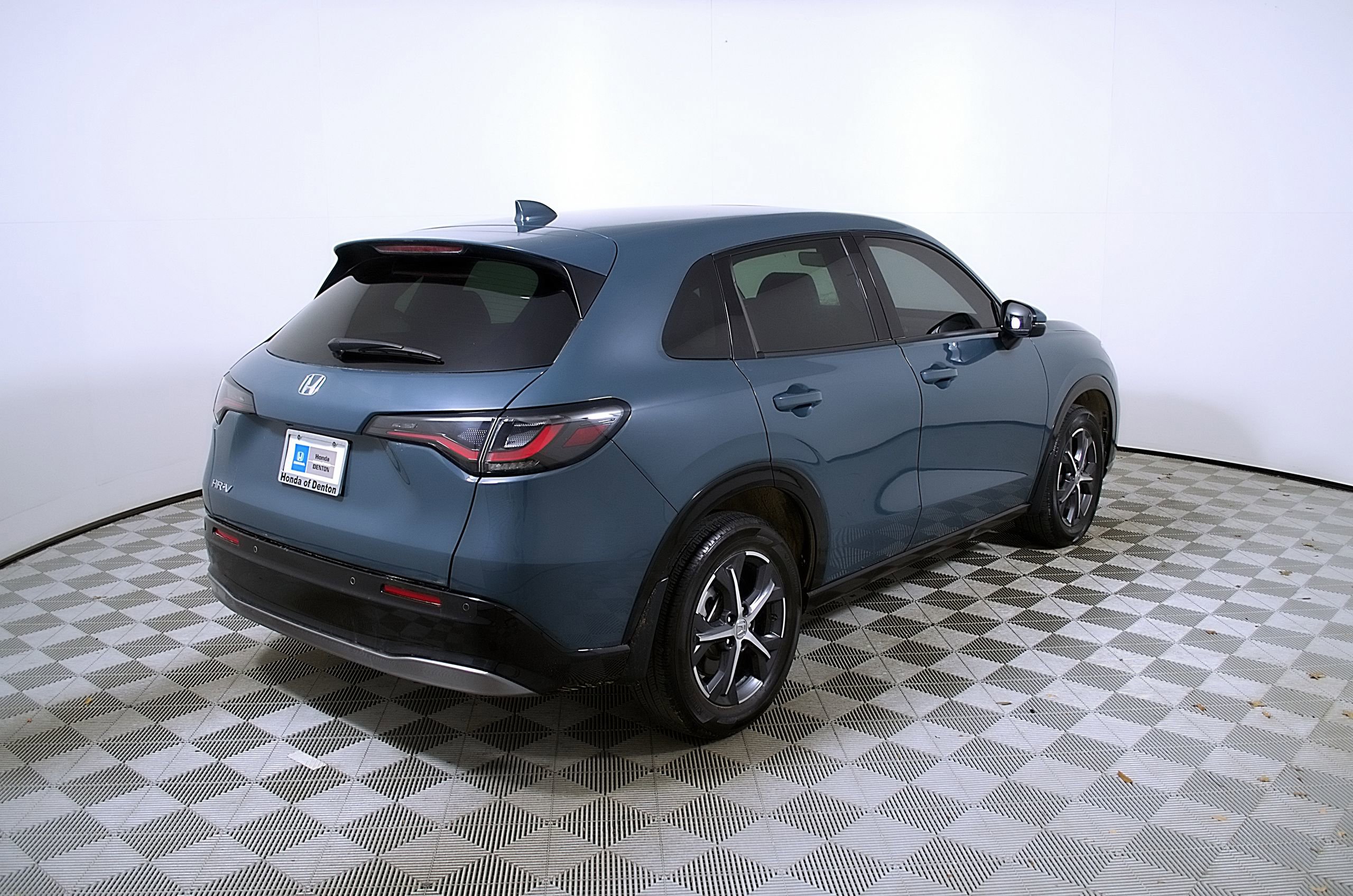 Used 2025 Honda HR-V EX-L image 7