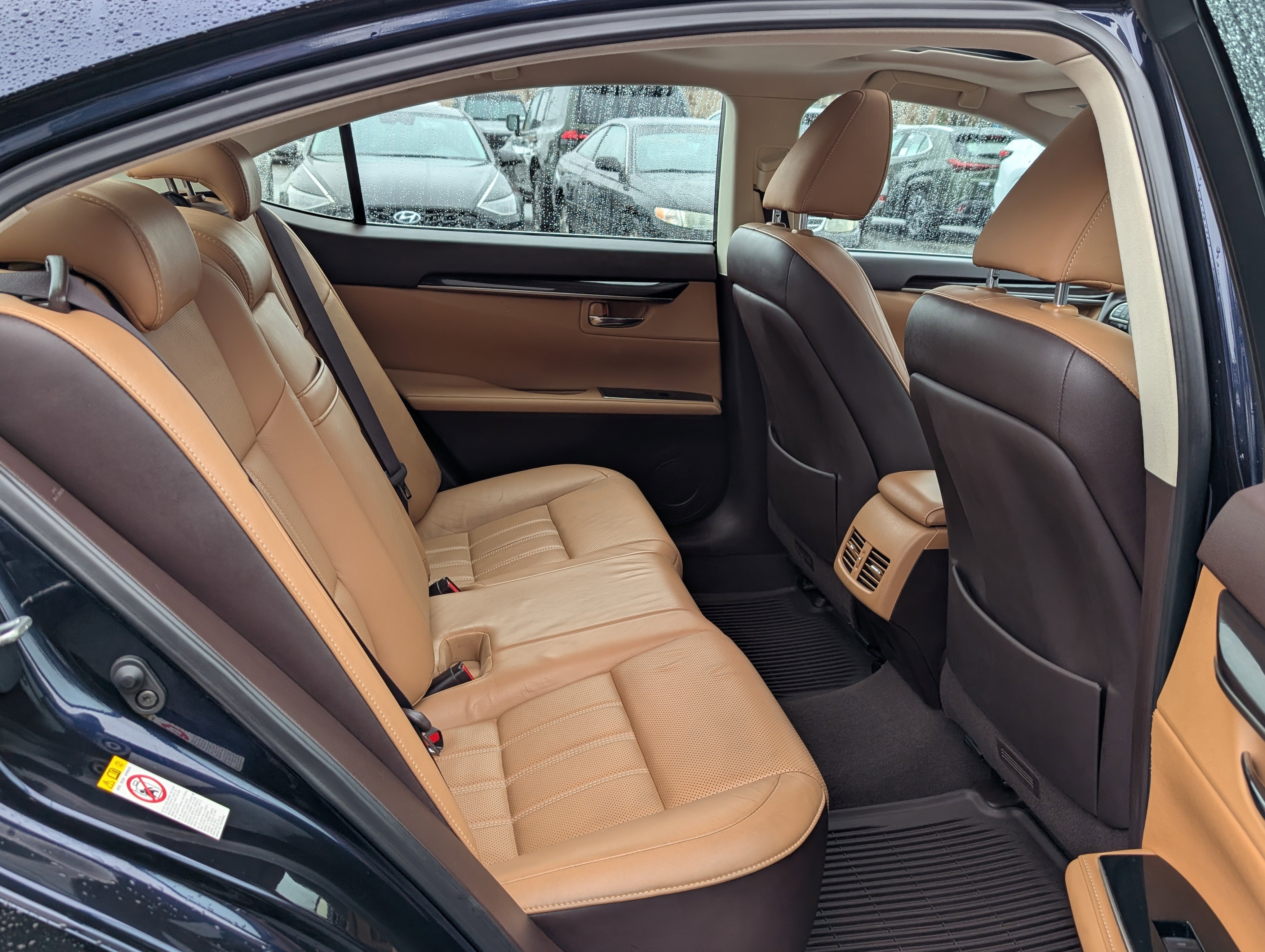 Used 2018 Lexus ES 350 w/ Luxury Package w/Wood Trim image 12