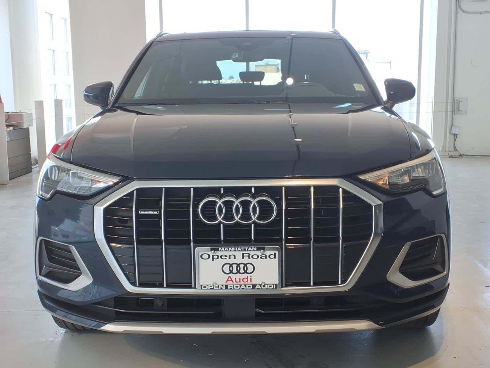 Used 2020 Audi Q3 2.0T Premium w/ Convenience Package AWD/4WD image 2