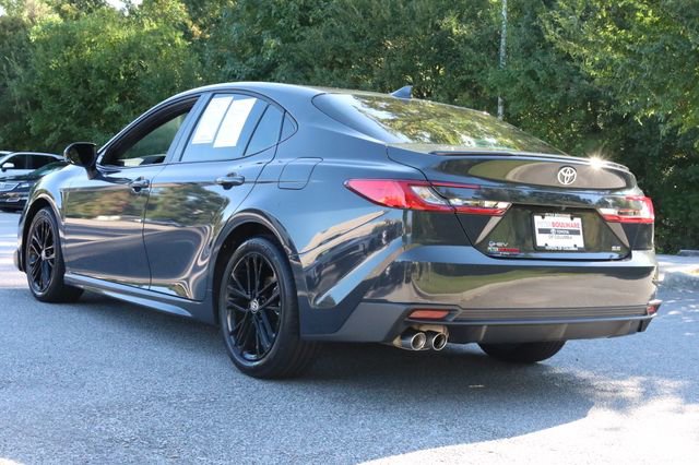 Used 2025 Toyota Camry SE image 4