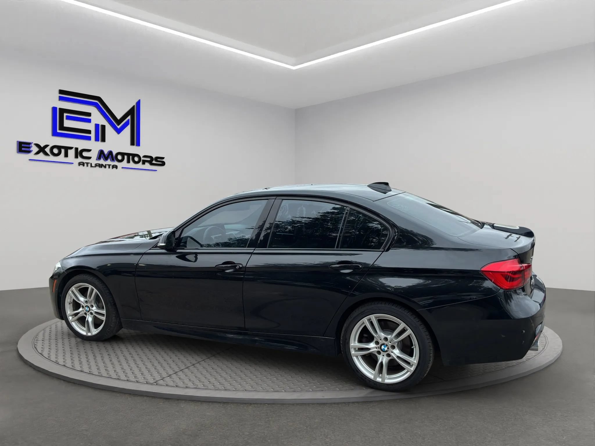 Used 2017 BMW 340i xDrive Sedan AWD/4WD image 3