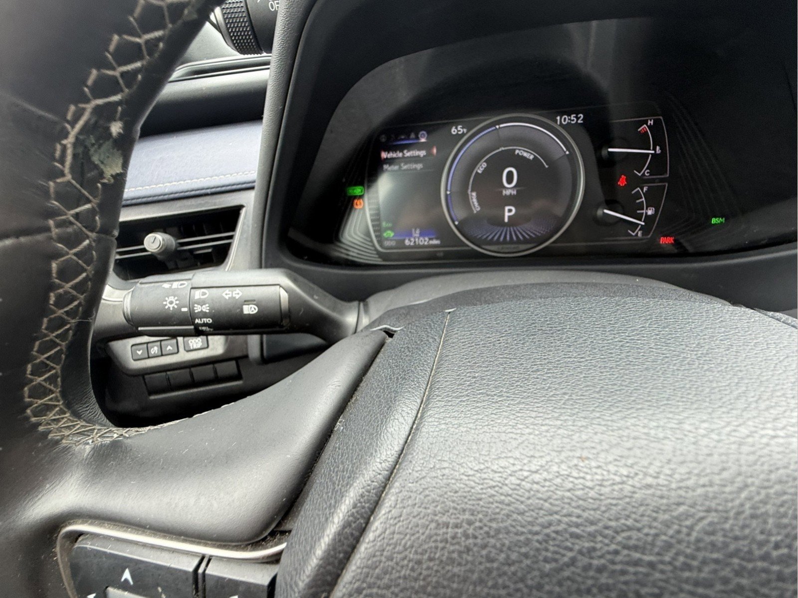 Used 2022 Lexus UX 250h w/ Premium Package image 22