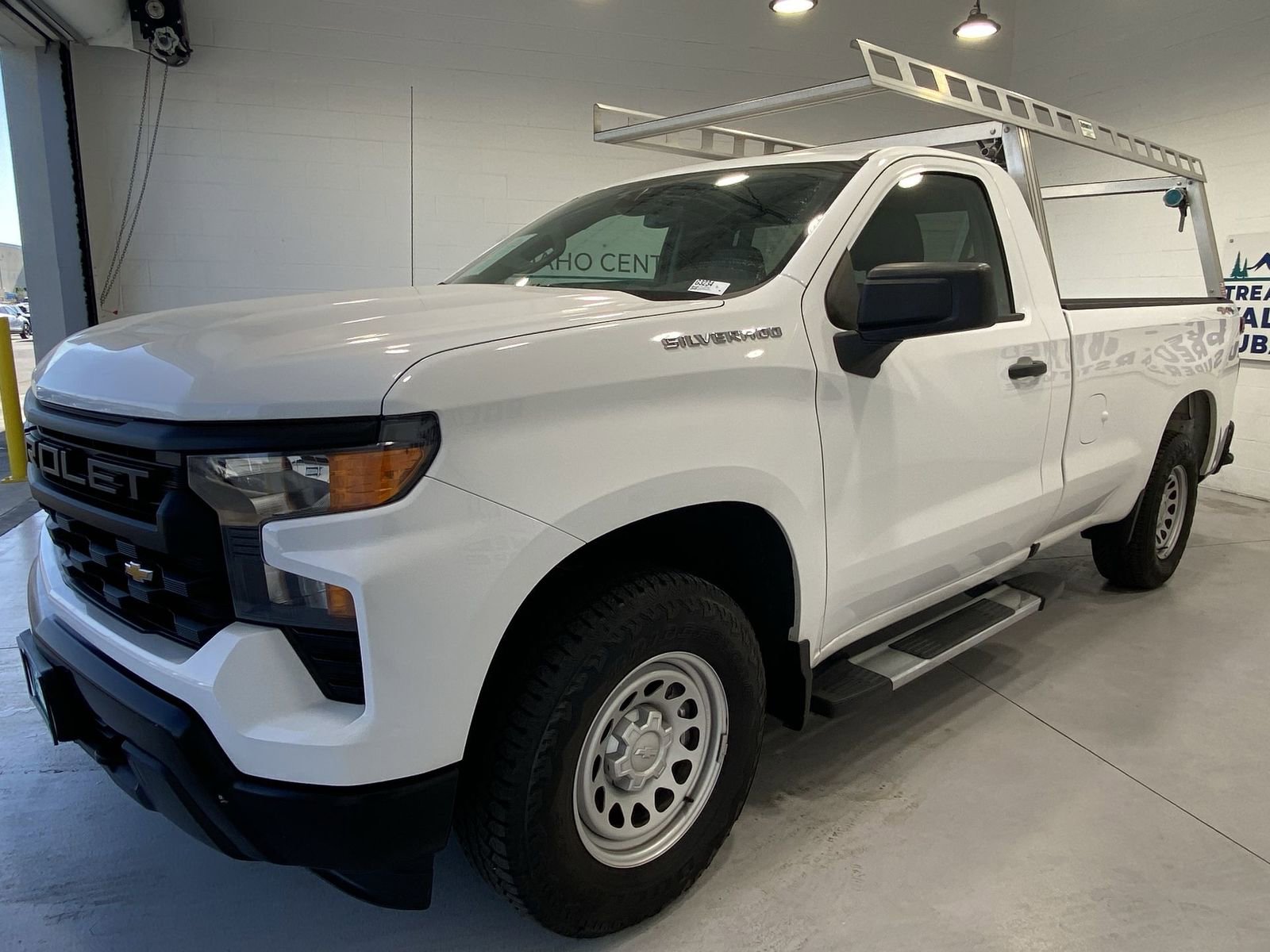 Used 2022 Chevrolet Silverado 1500 W/T w/ WT Value Package AWD/4WD image 4