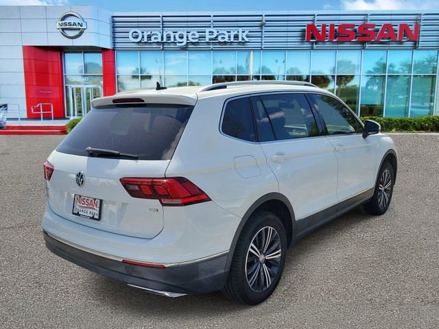 Used 2018 Volkswagen Tiguan SEL FWD image 2