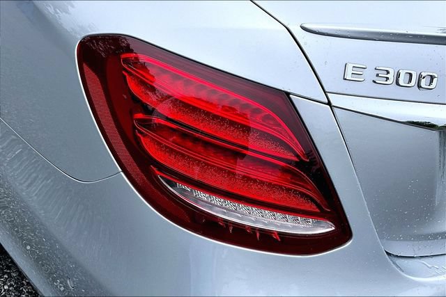 Used 2019 Mercedes-Benz E 300 4MATIC image 26