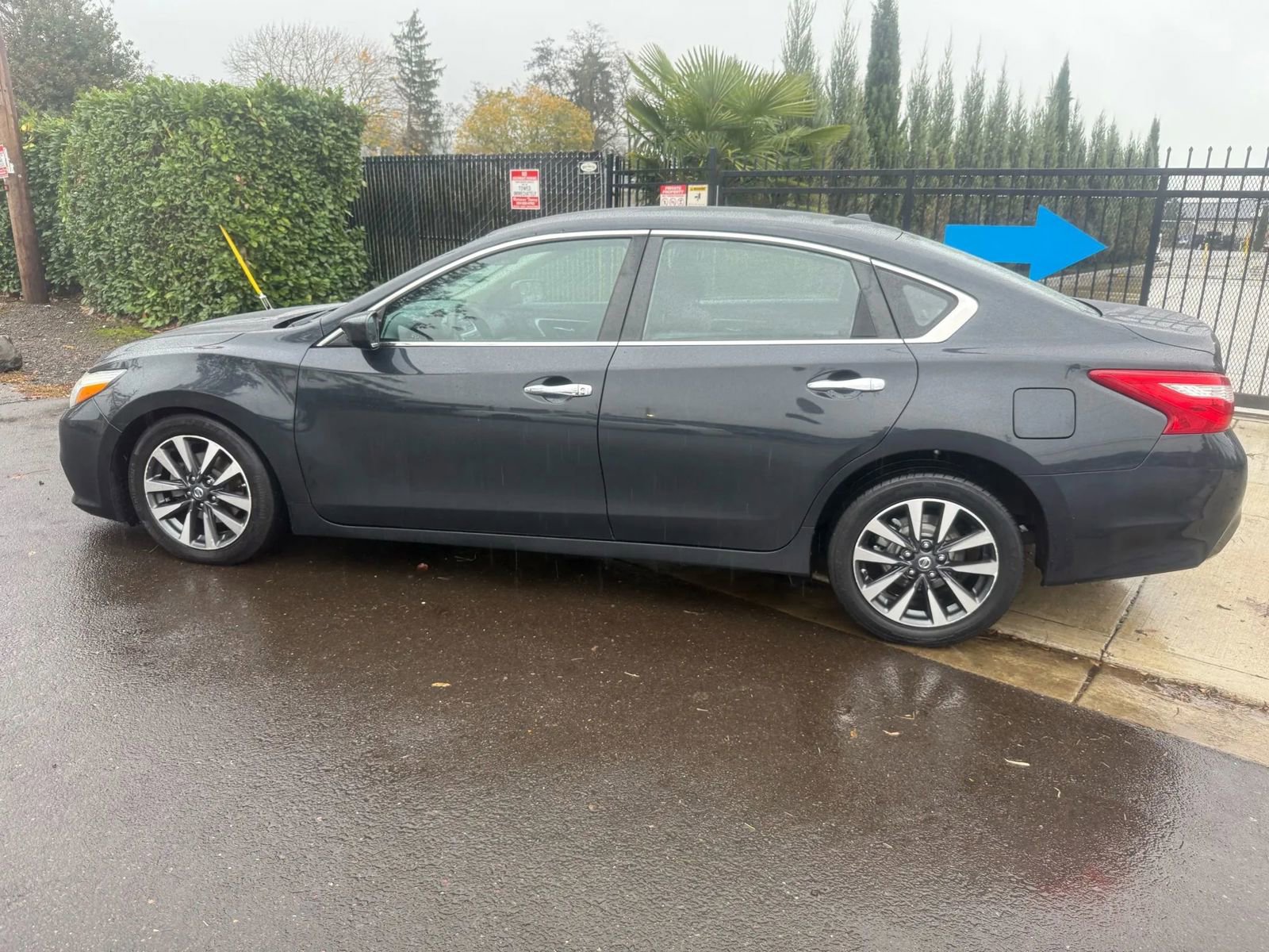 Used 2017 Nissan Altima 2.5 SV image 7