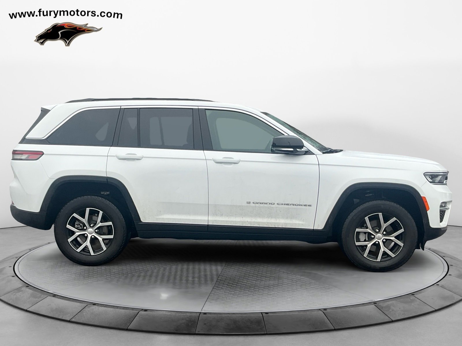 Used 2025 Jeep Grand Cherokee Limited image 2