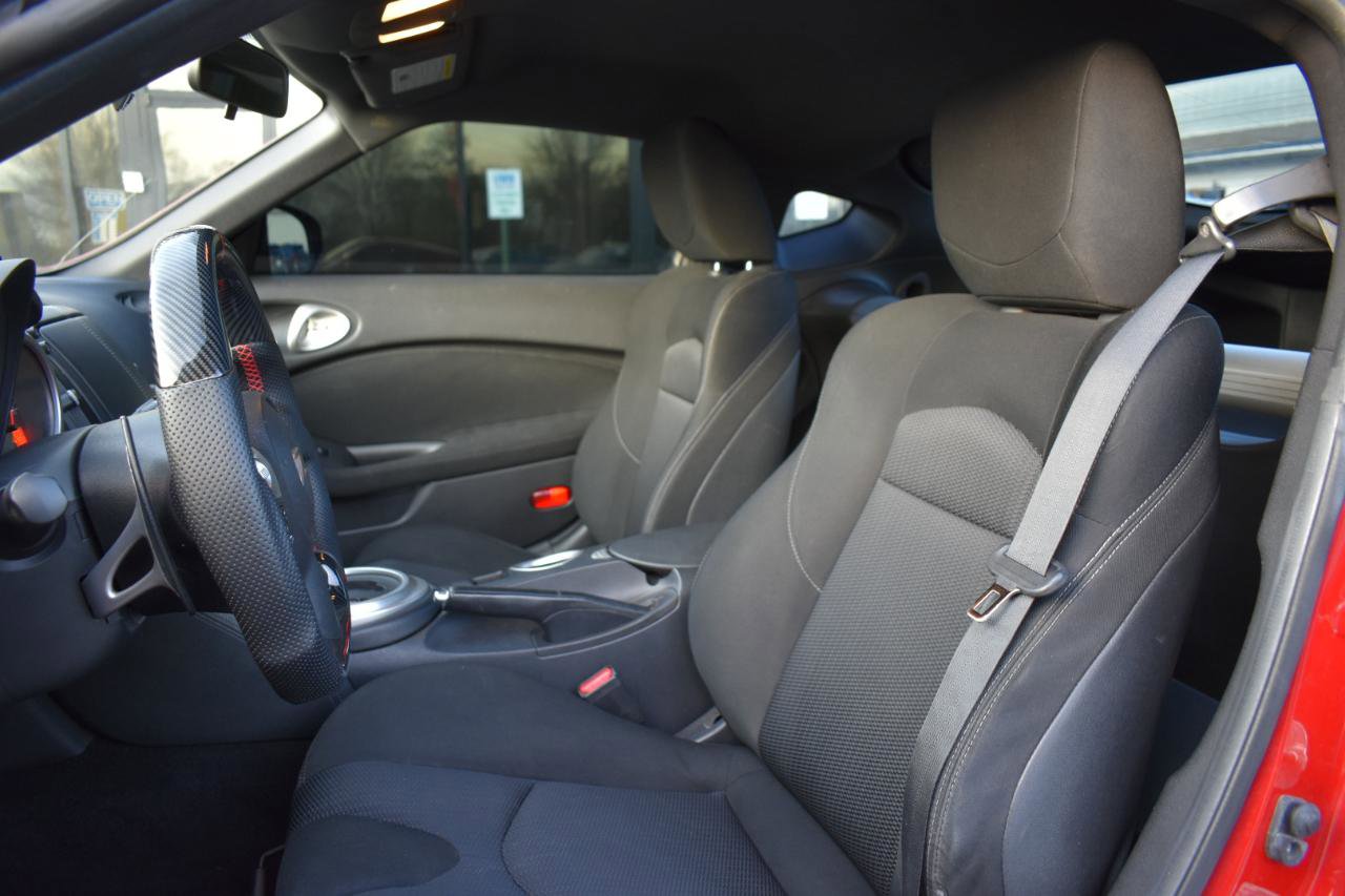 Used 2015 Nissan 370Z Coupe image 24