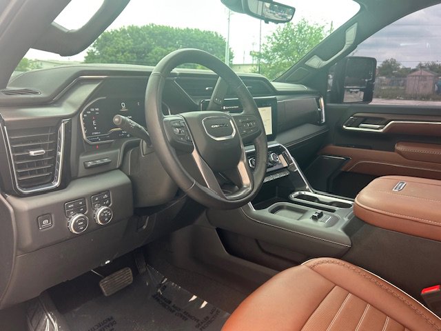 Used 2024 GMC Sierra 2500 Denali Ultimate AWD/4WD image 8