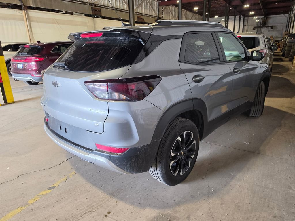 Used 2023 Chevrolet TrailBlazer LT w/ Convenience Package image 2