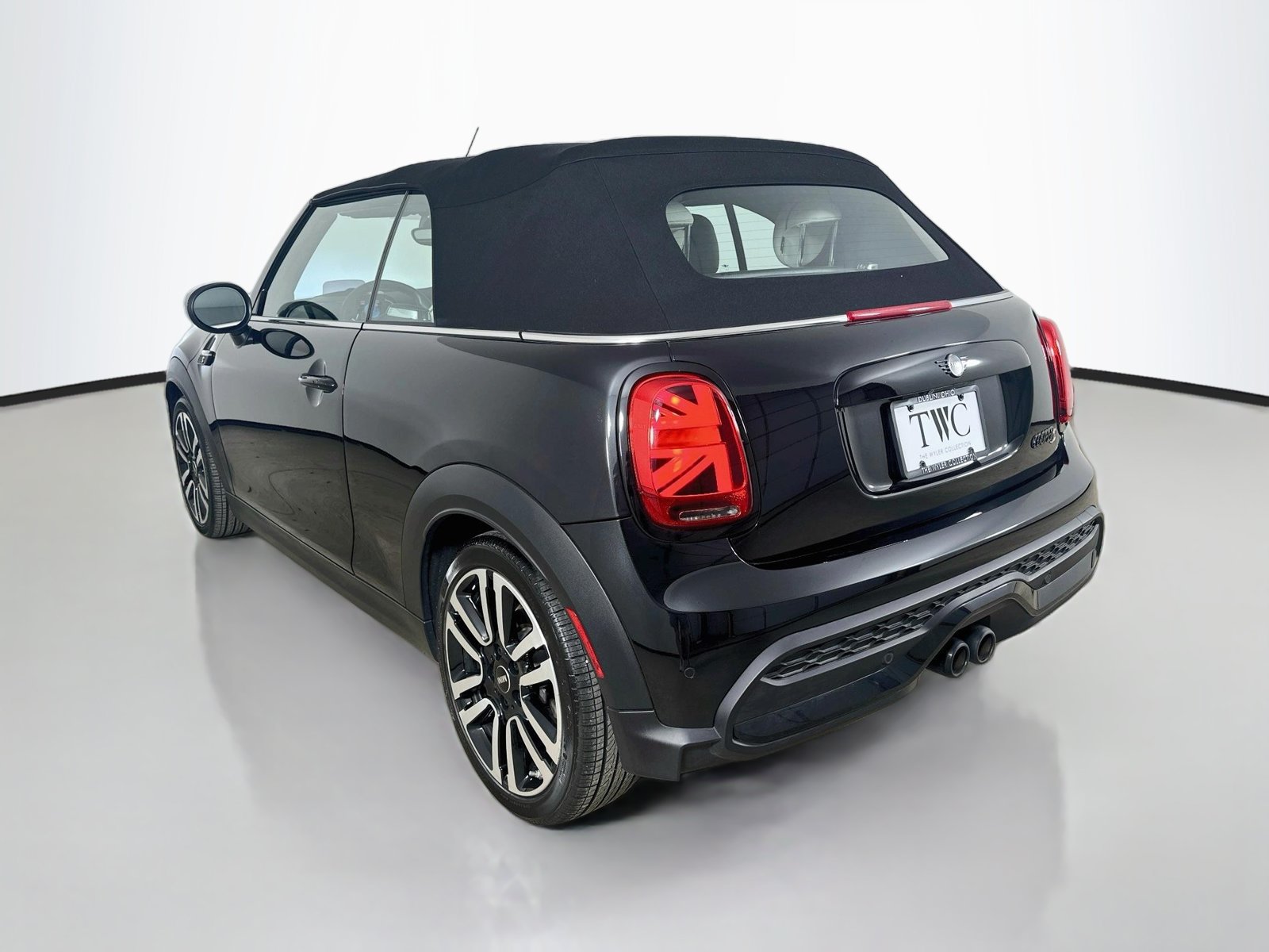 Certified 2024 MINI Cooper S FWD image 7