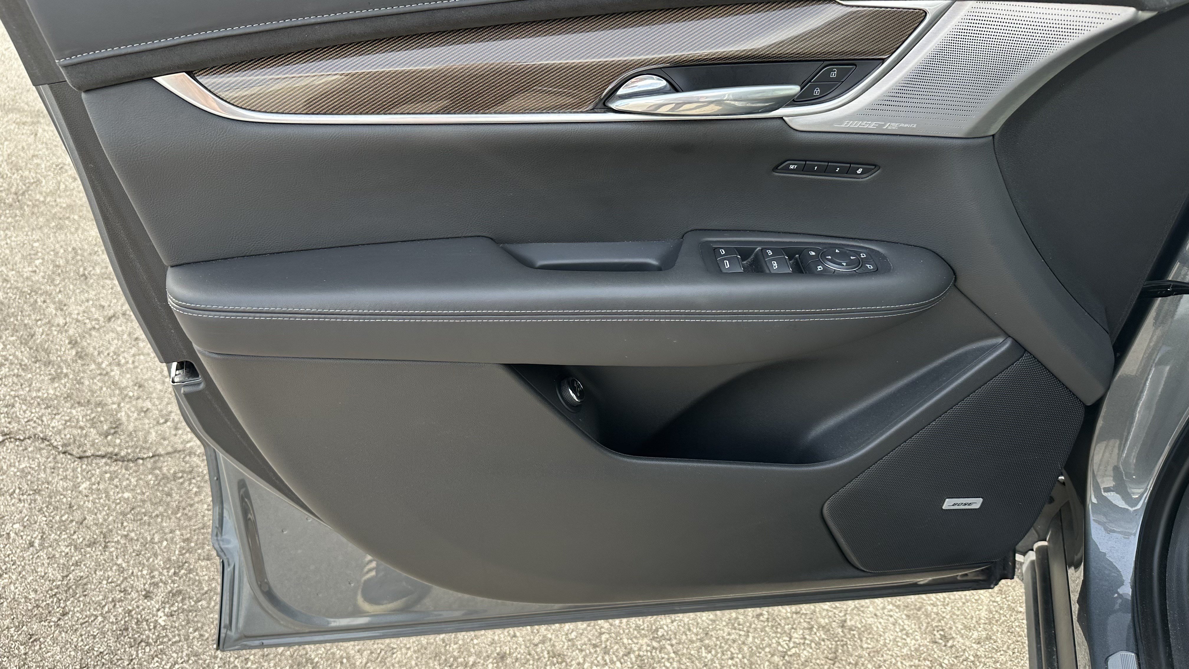 Used 2022 Cadillac XT6 Premium Luxury w/ Platinum Package AWD/4WD image 16