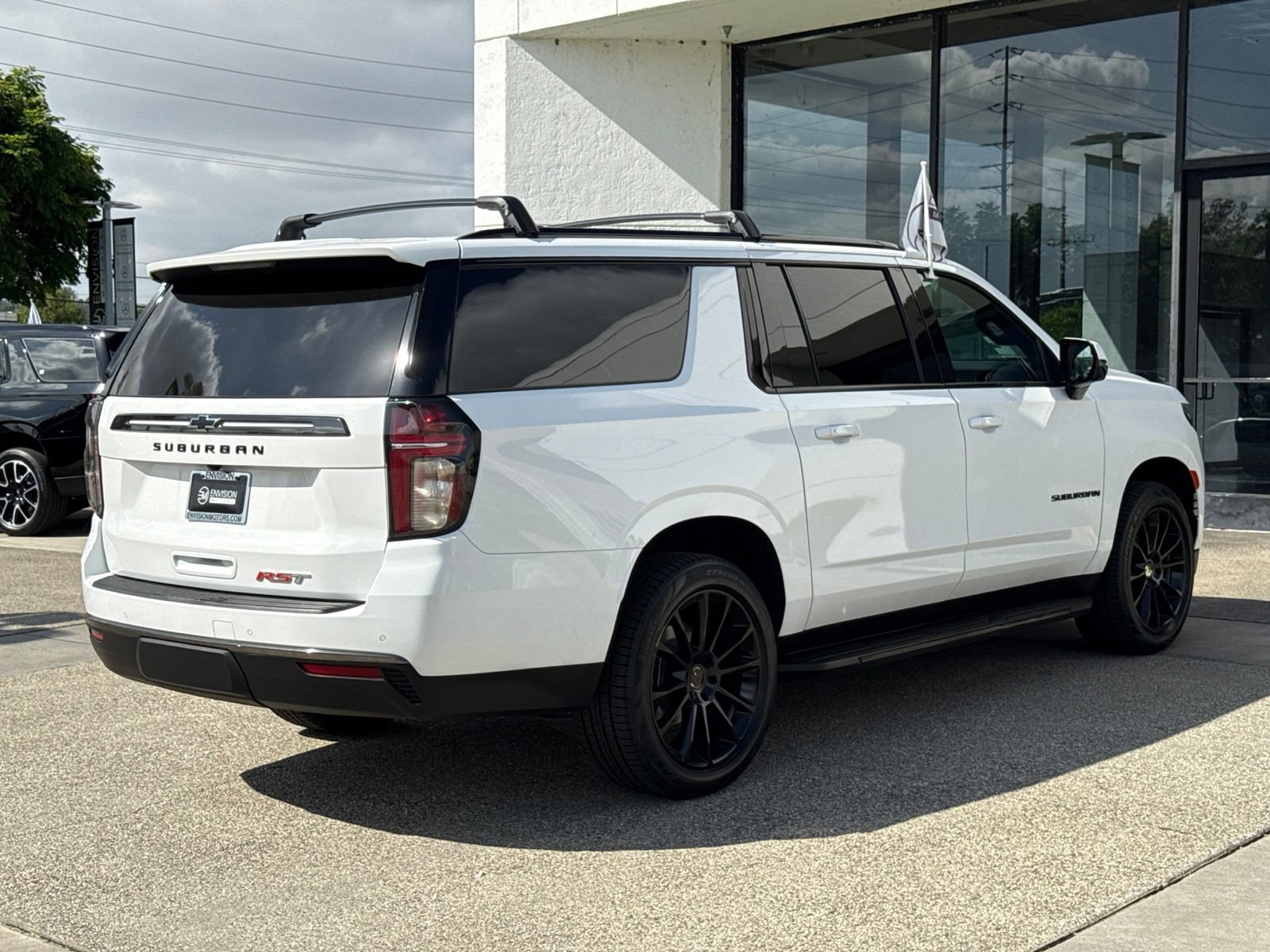 Used 2021 Chevrolet Suburban RST w/ Luxury Package AWD/4WD image 16