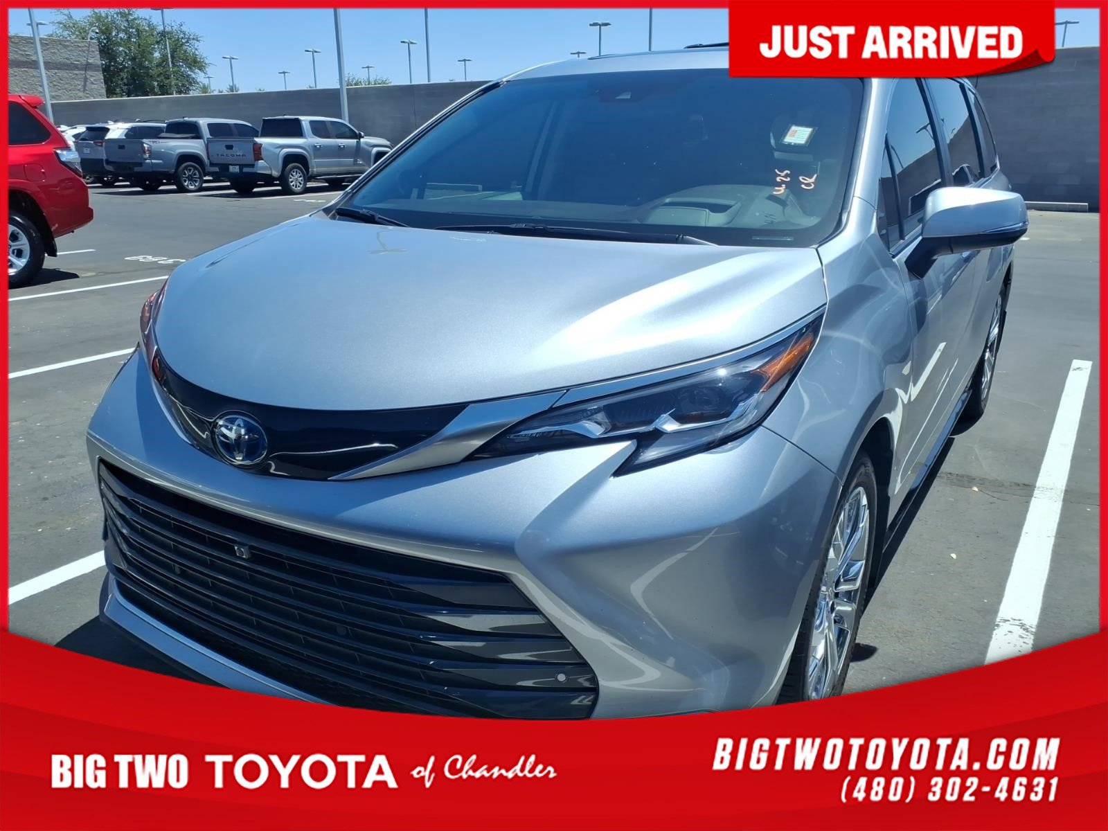 Used 2023 Toyota Sienna Platinum FWD image 1