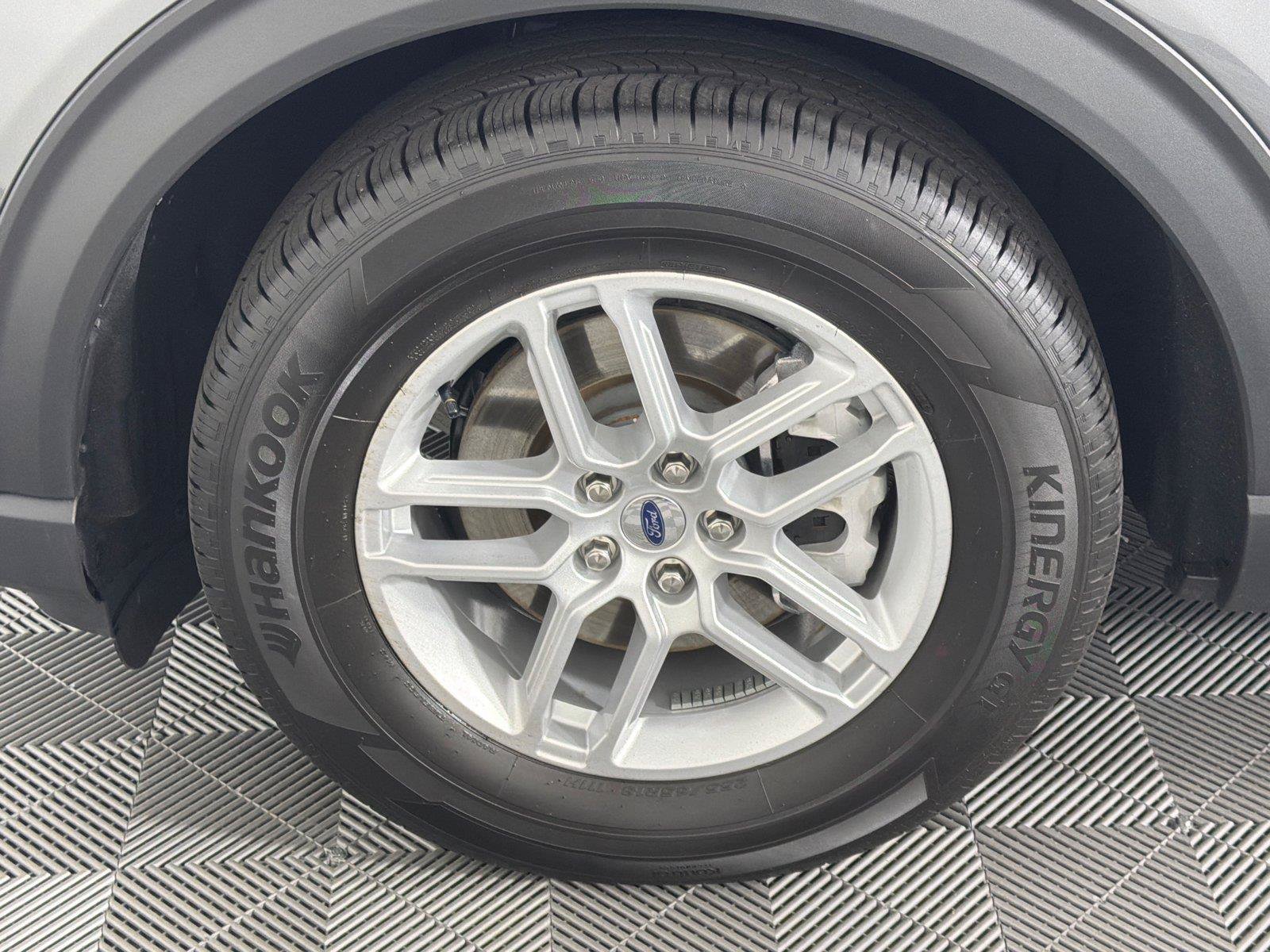 Used 2026 Ford Explorer Active RWD image 11