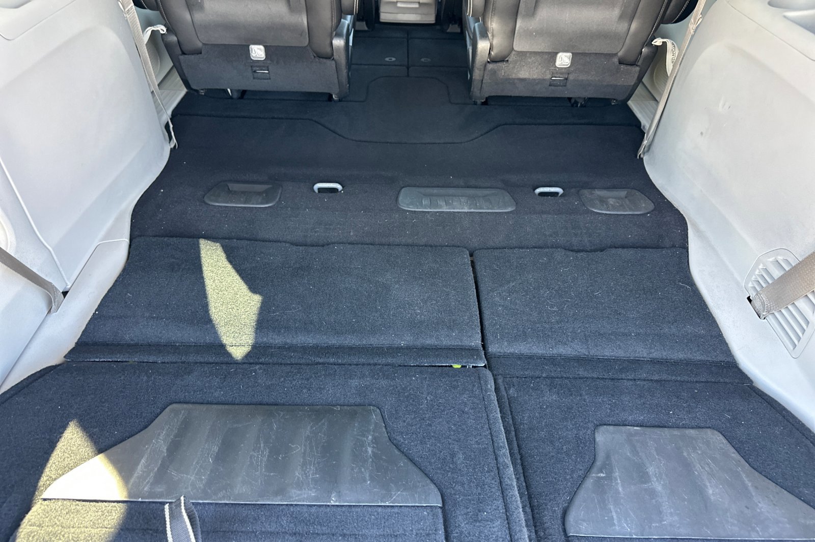 Used 2023 Chrysler Pacifica Touring-L image 16